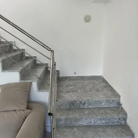 Goeltuerkbuekuende Kiralik Hotel *